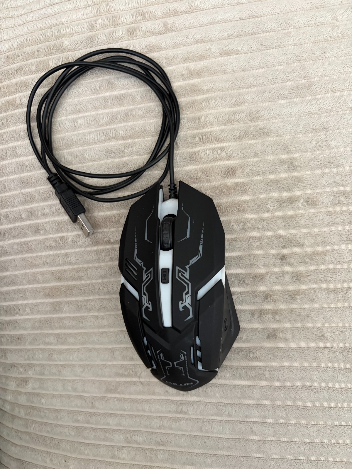 LVL UP RGB Gaming Mouse [Cheap]/ Optical Sensor/ USB A/ Batteries not needed  