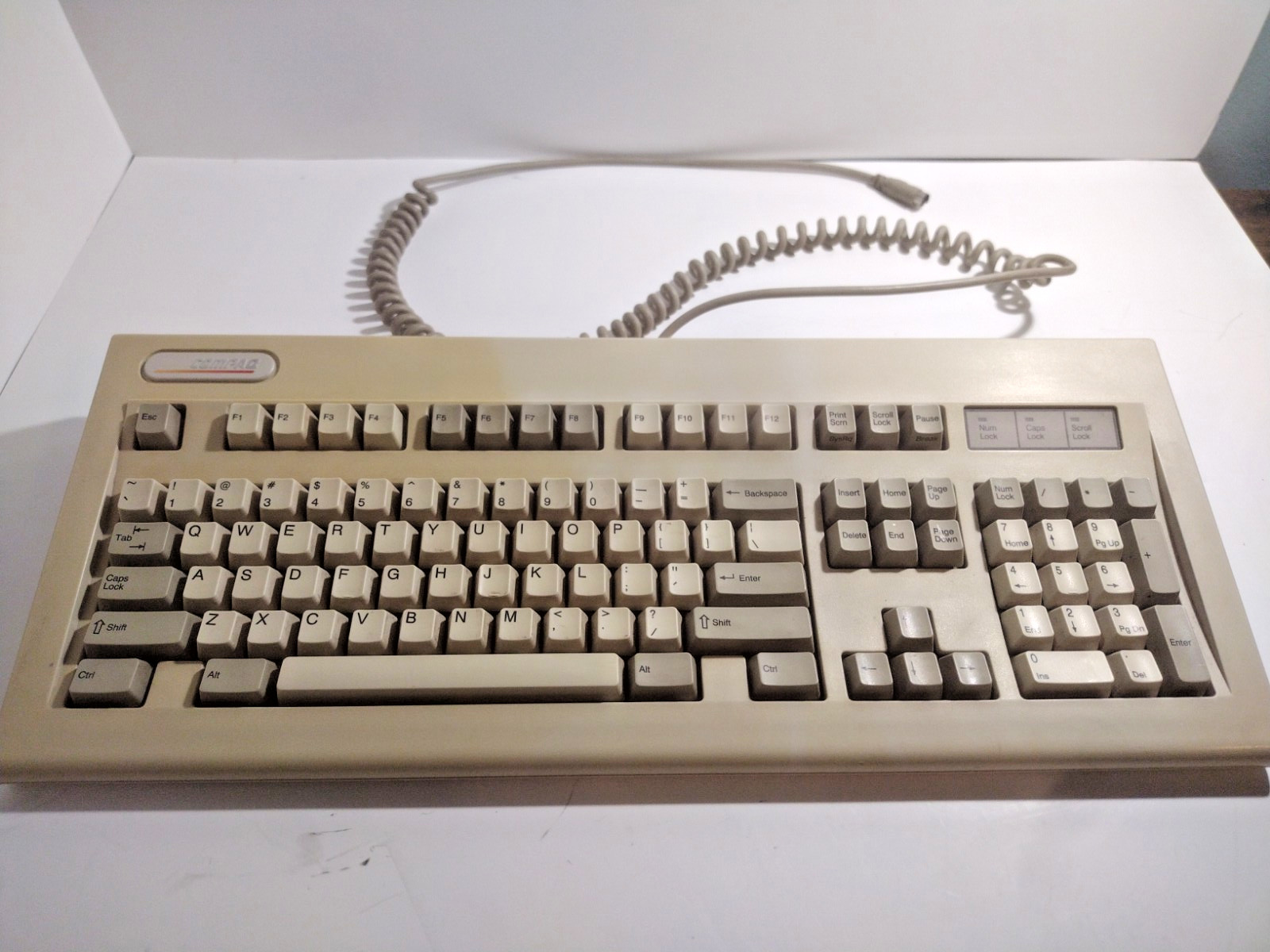 Vintage Compaq PS/2 RT101  Beige mechanical keyboard tested and working
