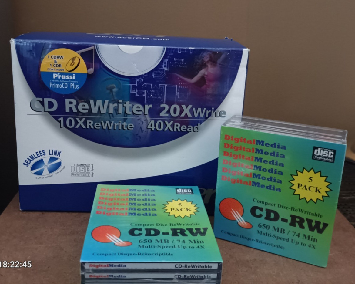 Acer CRW 2010A CD ReWriter 20x Write 10x Rewrite 40x Read 32x/w-10 Disc