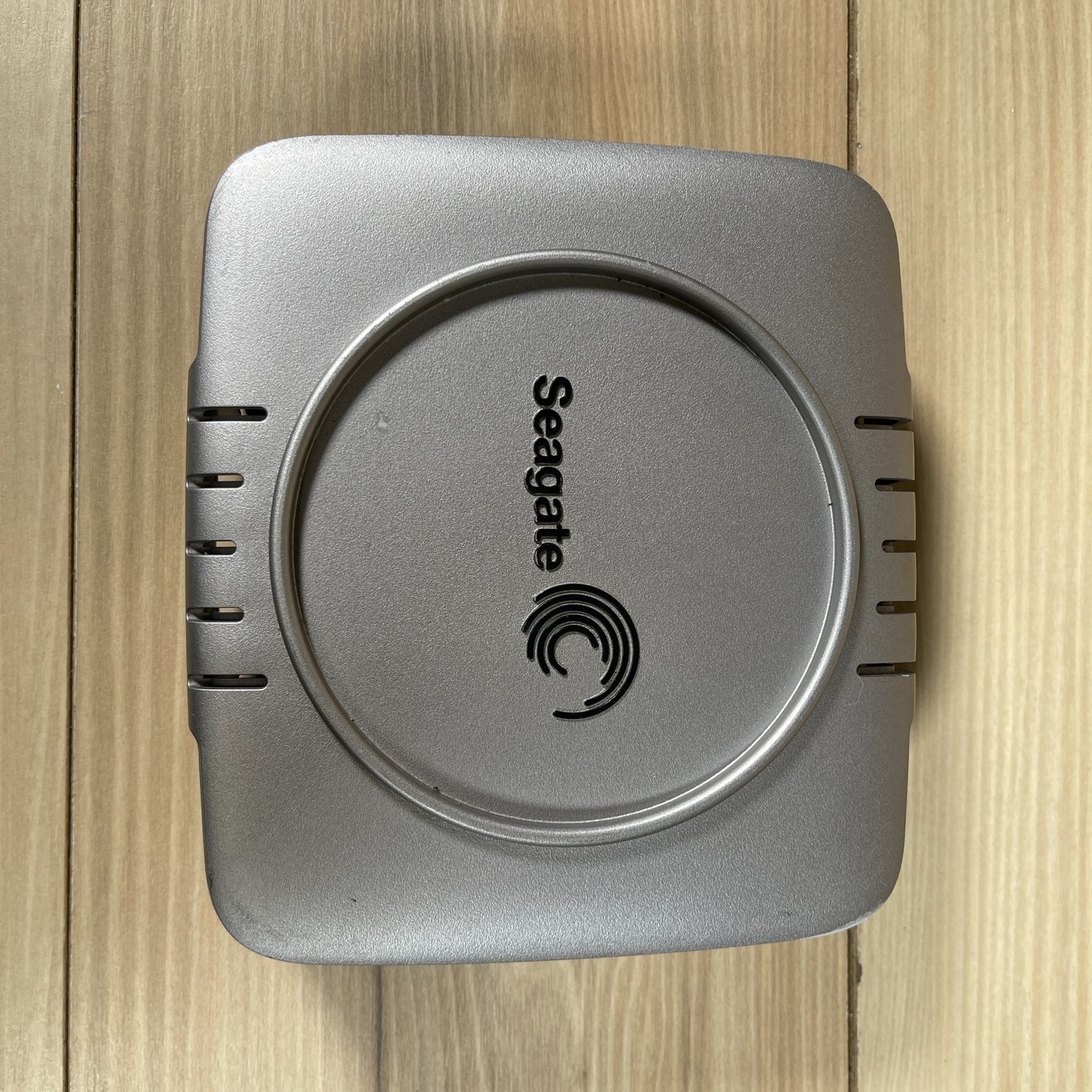 Seagate ST30000CB External Hard Drive Silver USB 2.0 3.5" Push Button Backup