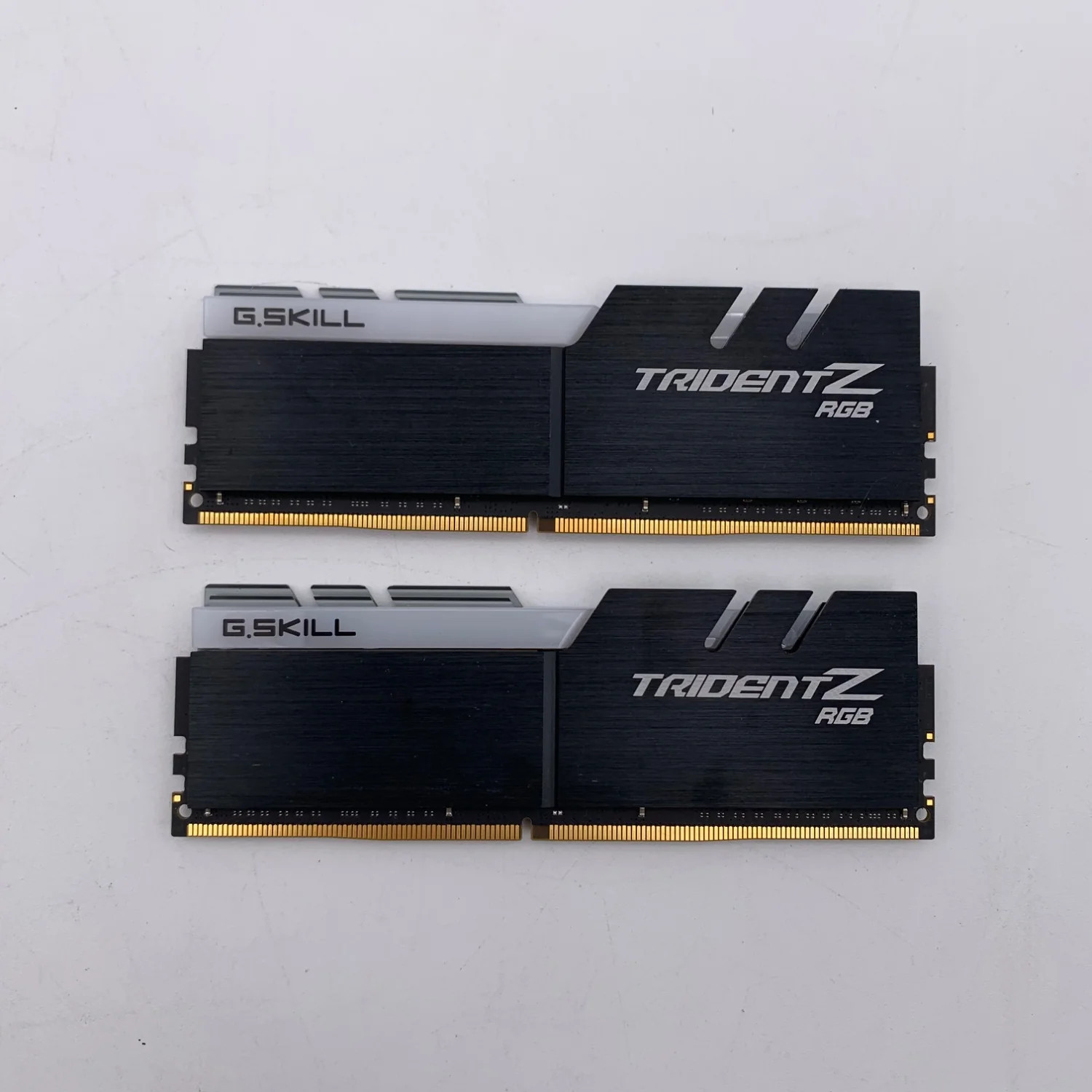 G.Skill Trident Z RGB 32GB (2x16GB) RAM DDR4 3200MHz F4-3200C16D-32GTZR