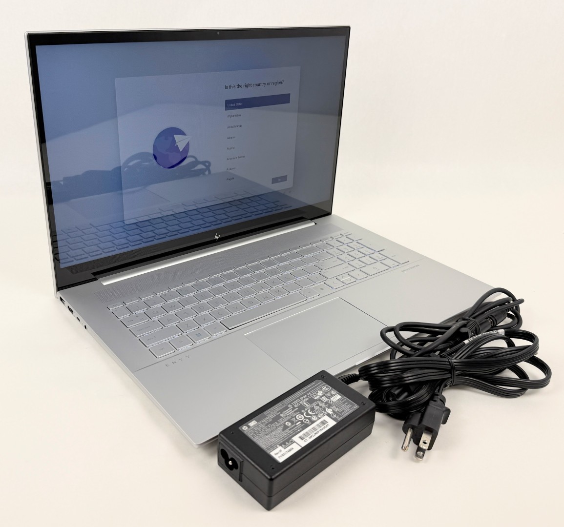 HP Envy 17m-ch0013dx 17.3" FHD Touch i7-1165G7 12GB 512GB SSD W11H - No WebCam
