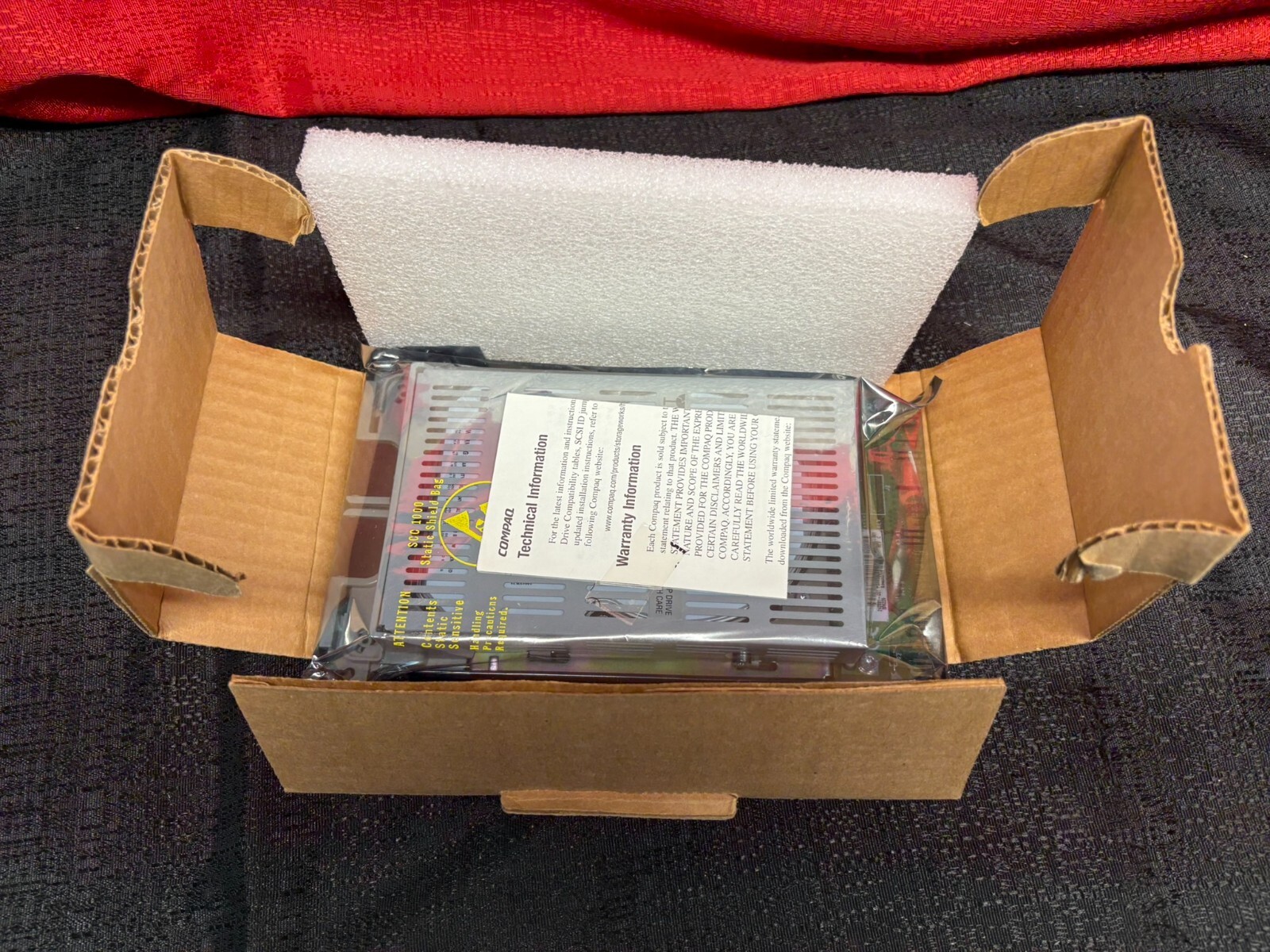 Compaq 243801-001 9.1GB Wide-Ultra SCSI Metal Tray and Drive 005225-001 , NEW