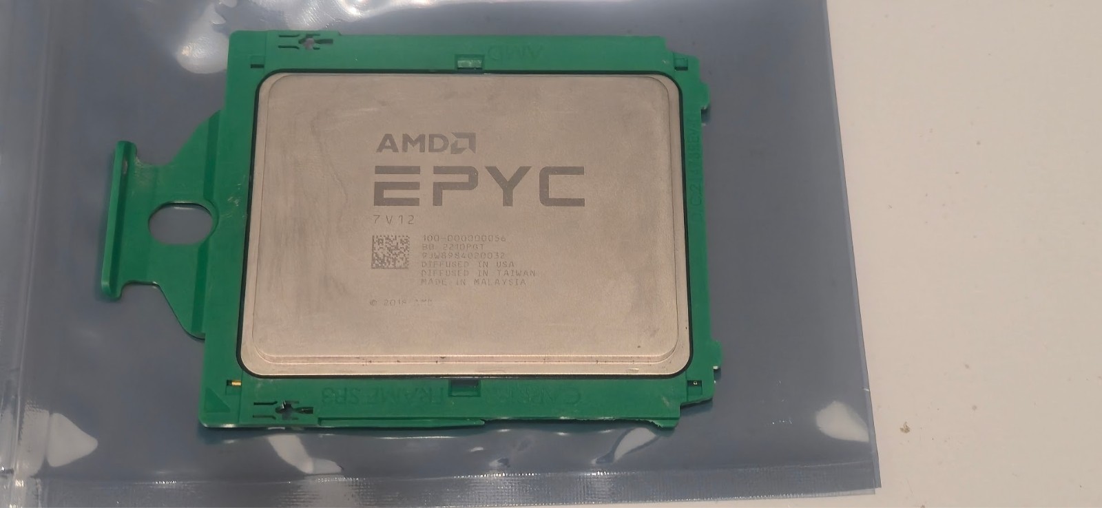 AMD 100-000000056 EPYC 7V12 64C 2.45Ghz 240W CPU