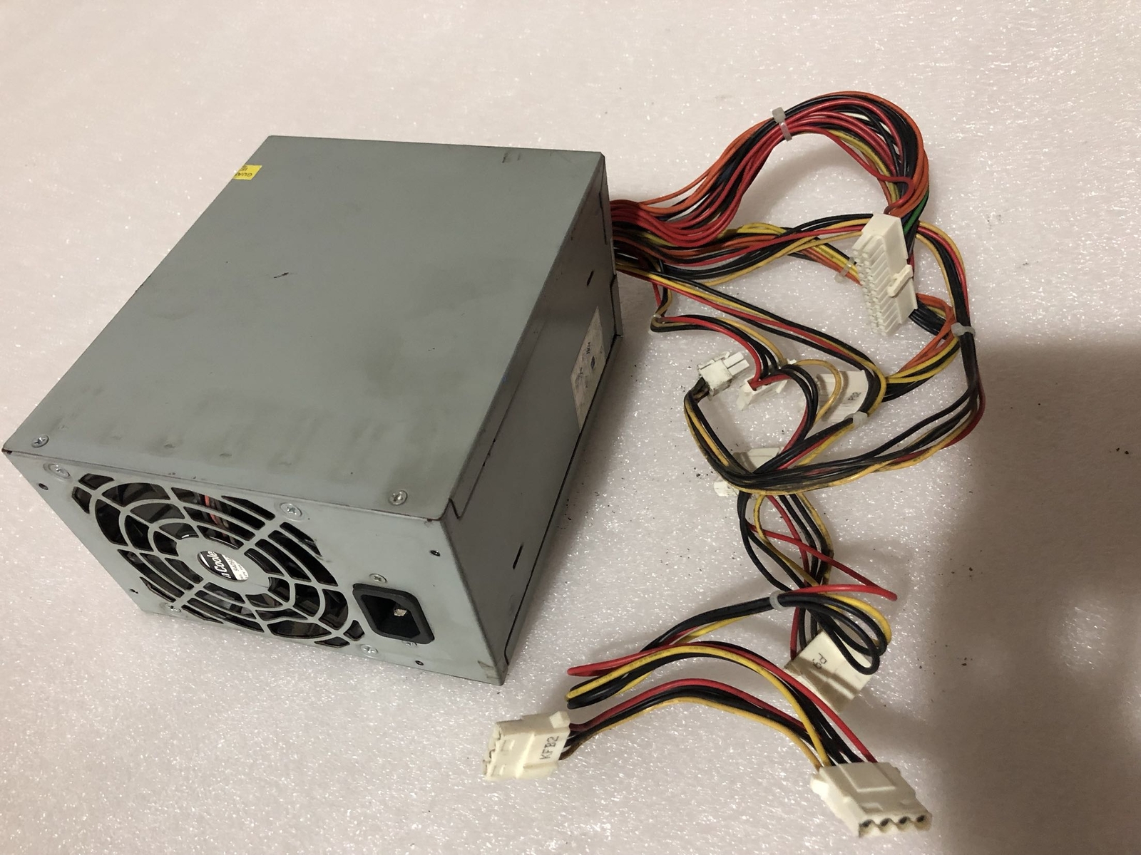 SUN 300-1910-01 HP-W600GC3 600WATT POWER SUPPLY FOR BLADE 2500 Free delivery