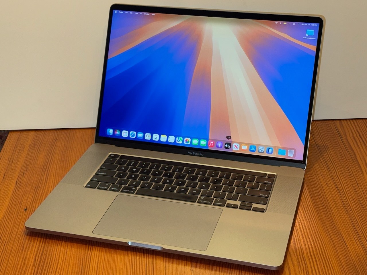 Apple MacBook Pro 16" 6-Core i7 • TouchBar • 3 YR Warranty • 16 GB RAM • OS 2025