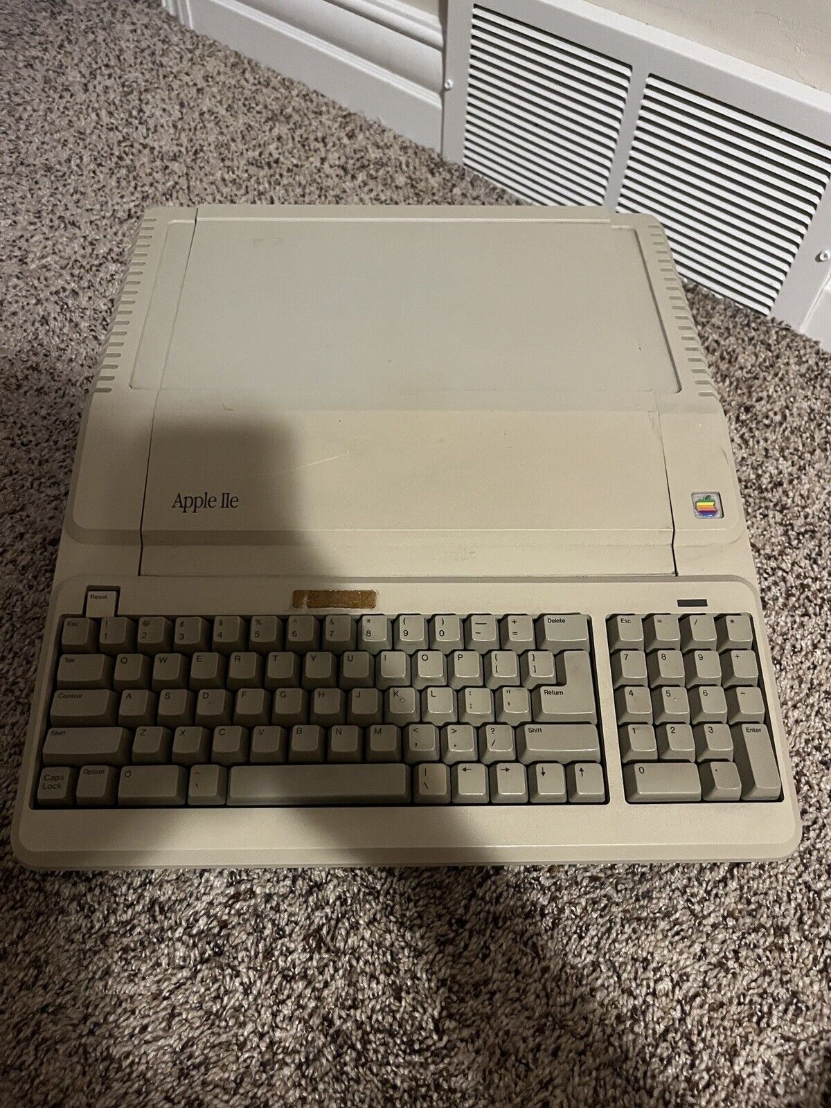Apple IIe A2S2128 w/UniDisk Drive Included - (Tested everything works)