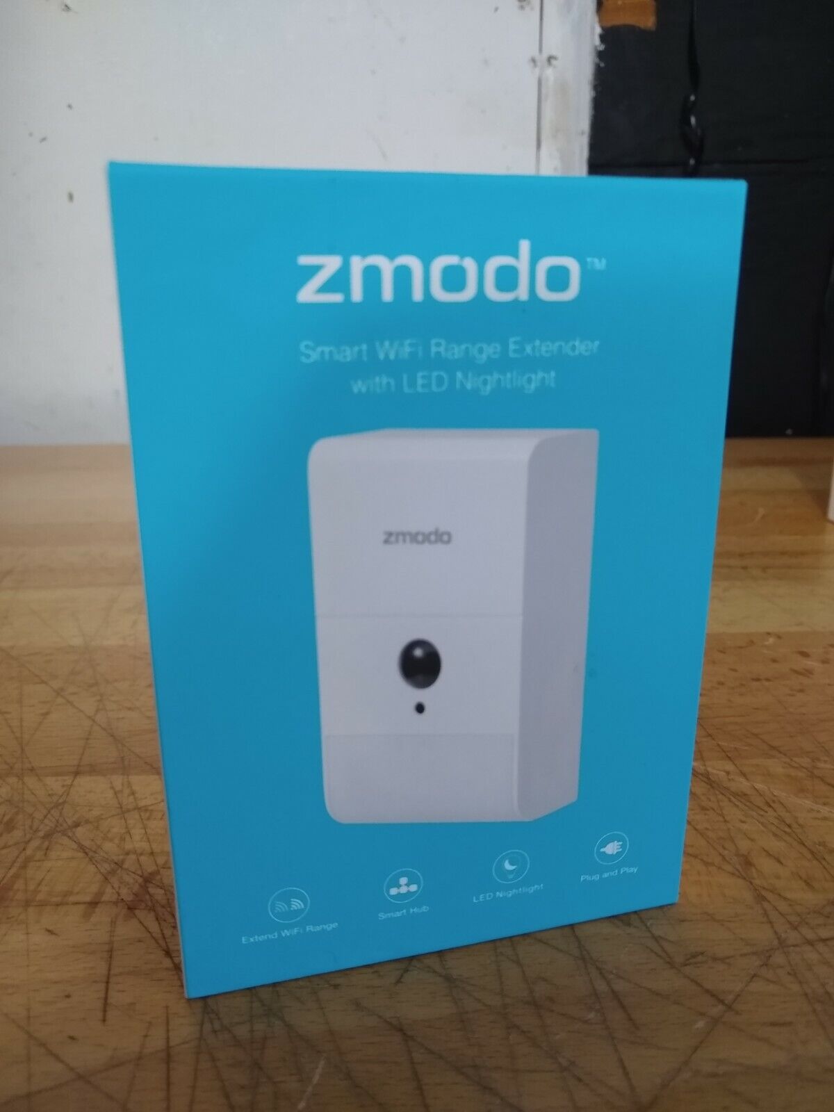Zmodo ZM-SHRZ01W Smart WiFi Range Extender with LED Nightlight 