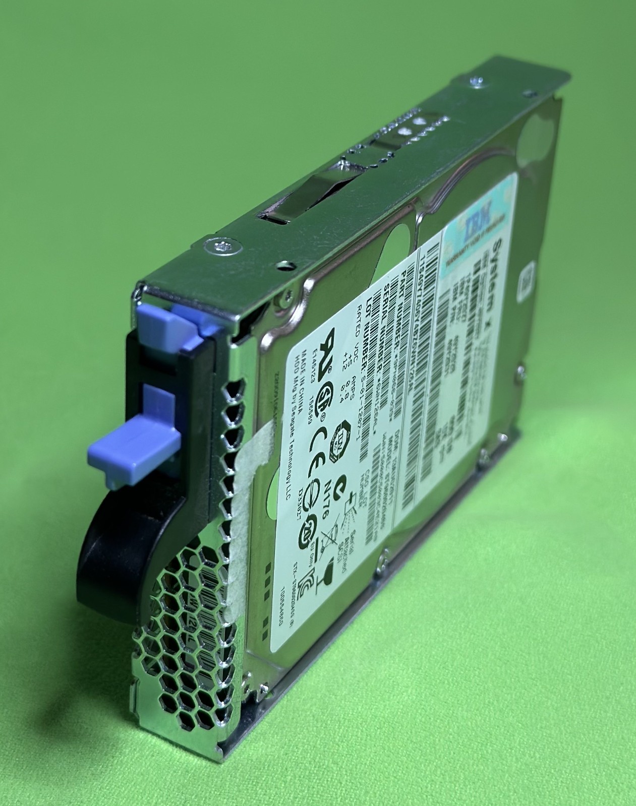 IBM 600GB 10K RPM SAS 2.5" SERVER HDD 49Y2027 49Y2028 49Y2031