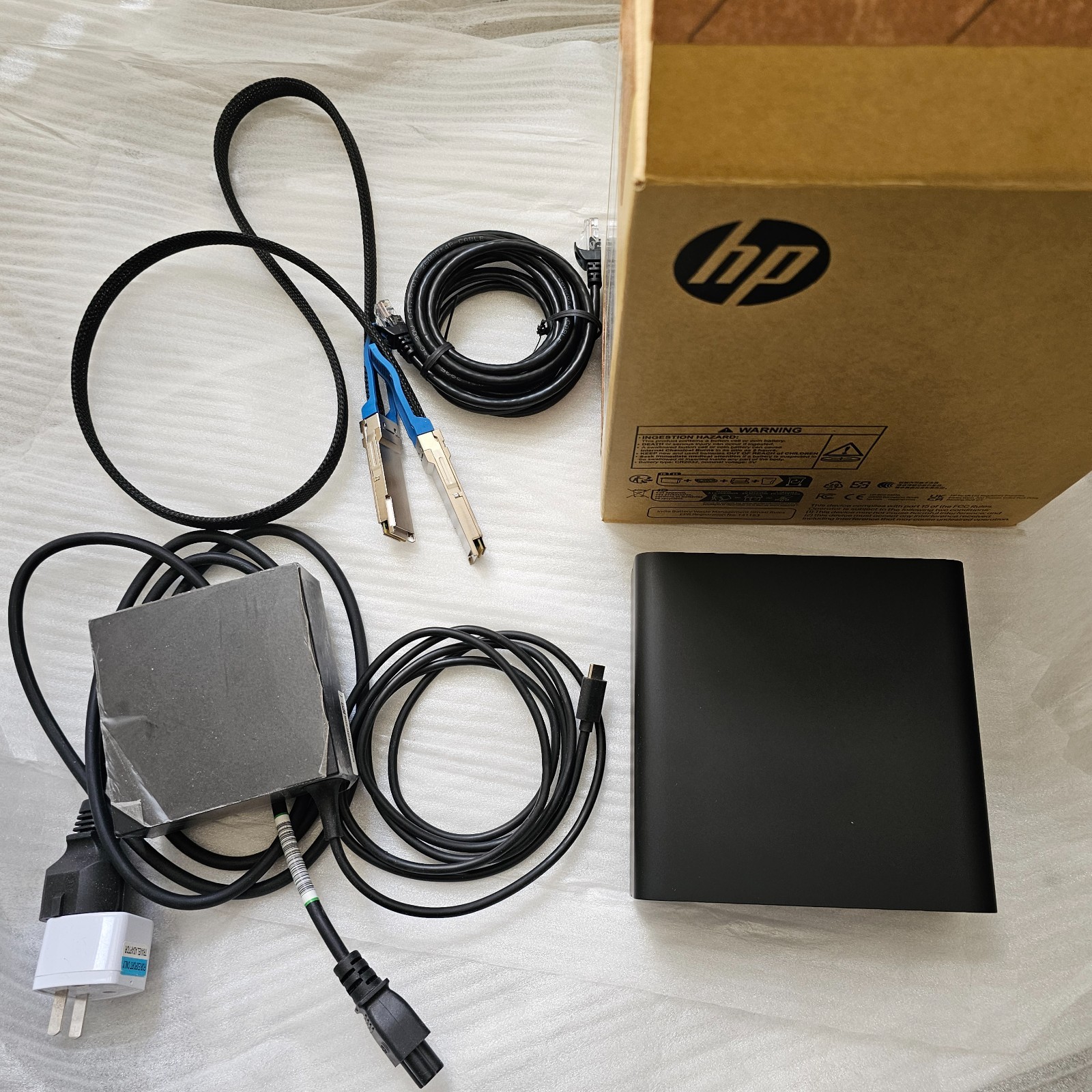 HP ZGX Nano AI Station NVIDIA DGX Spark GB10, 128 GB, 1TB + Bonus QSFP-56 Cable