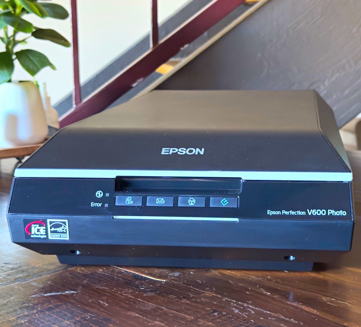 Epson Perfection V600 Photo Scanner with Film Holders & Power Supply Complete