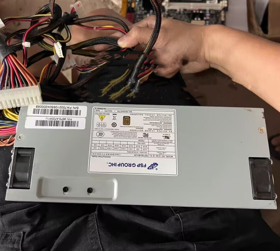 1PCS Used FSP700-801UK