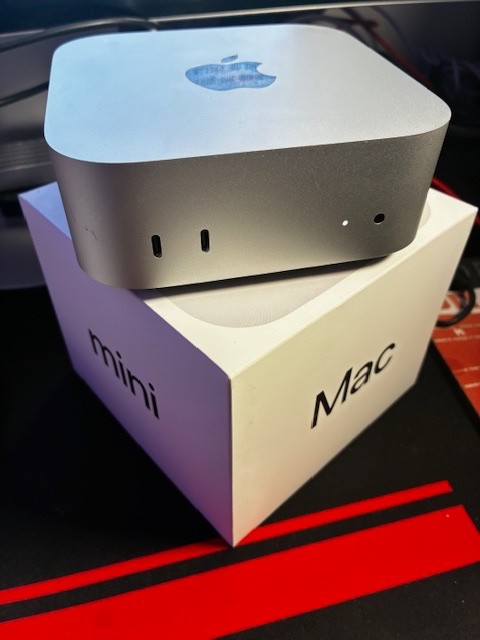 Apple Mac Mini (M4, 512GB SSD, 16GB RAM) Silver, Power Cable (MacMini Standard)