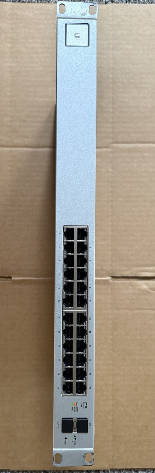 Ubiquiti US-24 no POE, Works Intermittently, Selling as is *For Parts*