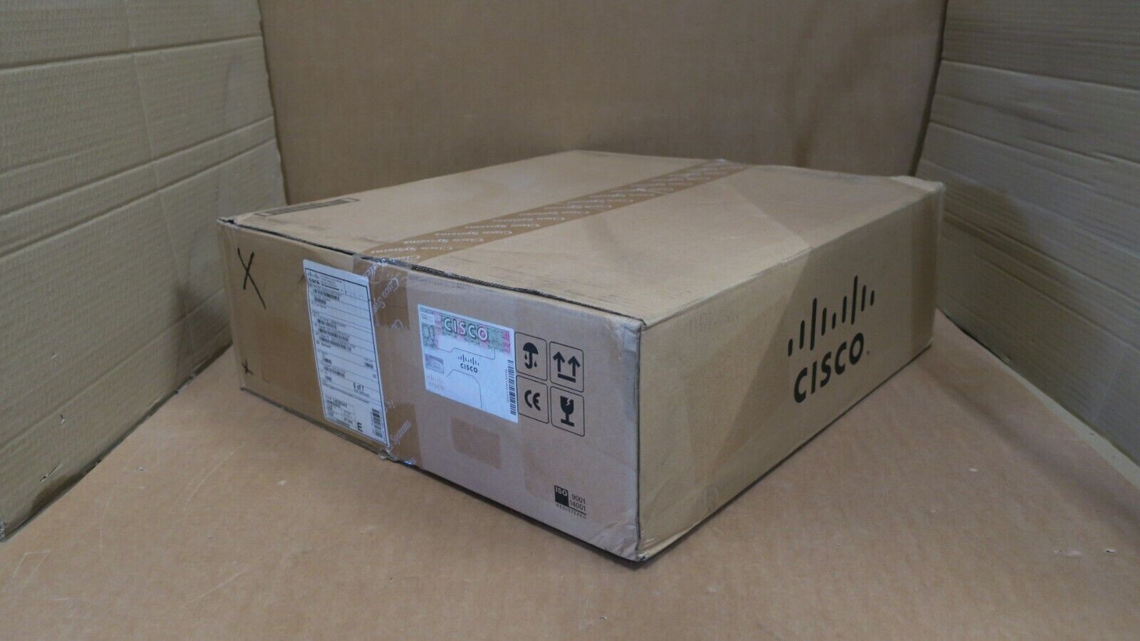 NEW CISCO Nexus N2K-C2232TM-E-10GE 32 Port Fabric Extender 8 SFP+ N2K-M2800P