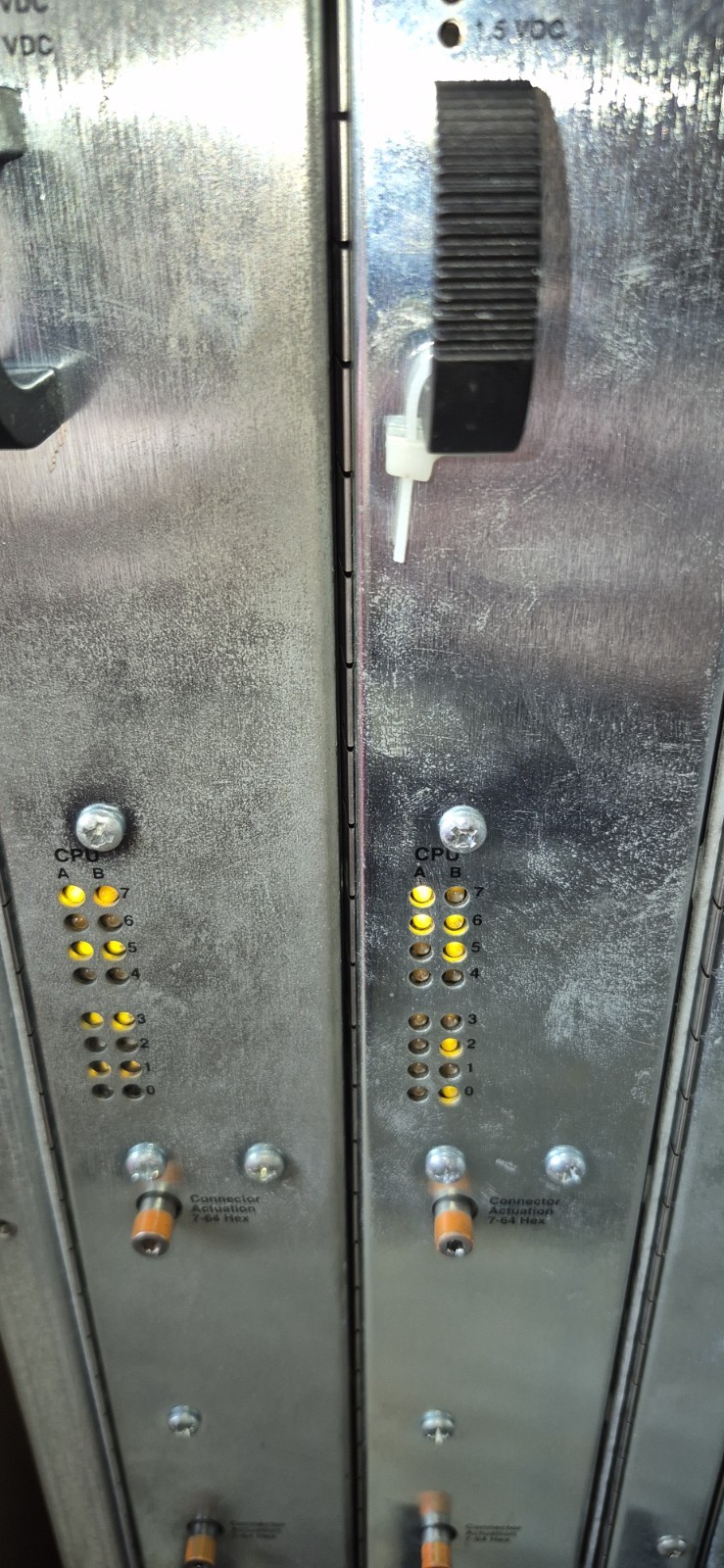 2 x SGI Origin 2000 ONYX2 NODES 2x200mhz 030-1266-001 024-0465-001 ,POWERS ON