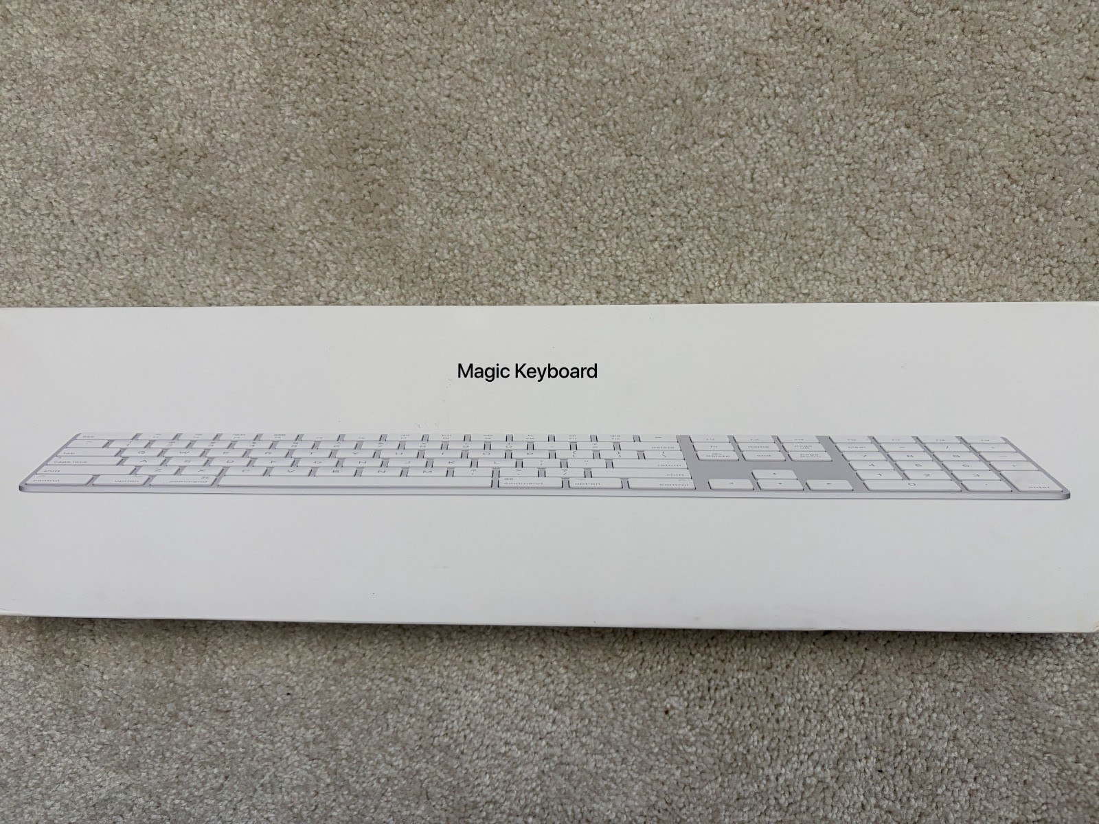Apple  Magic Keyboard full size with Numeric Keypad usb-c port