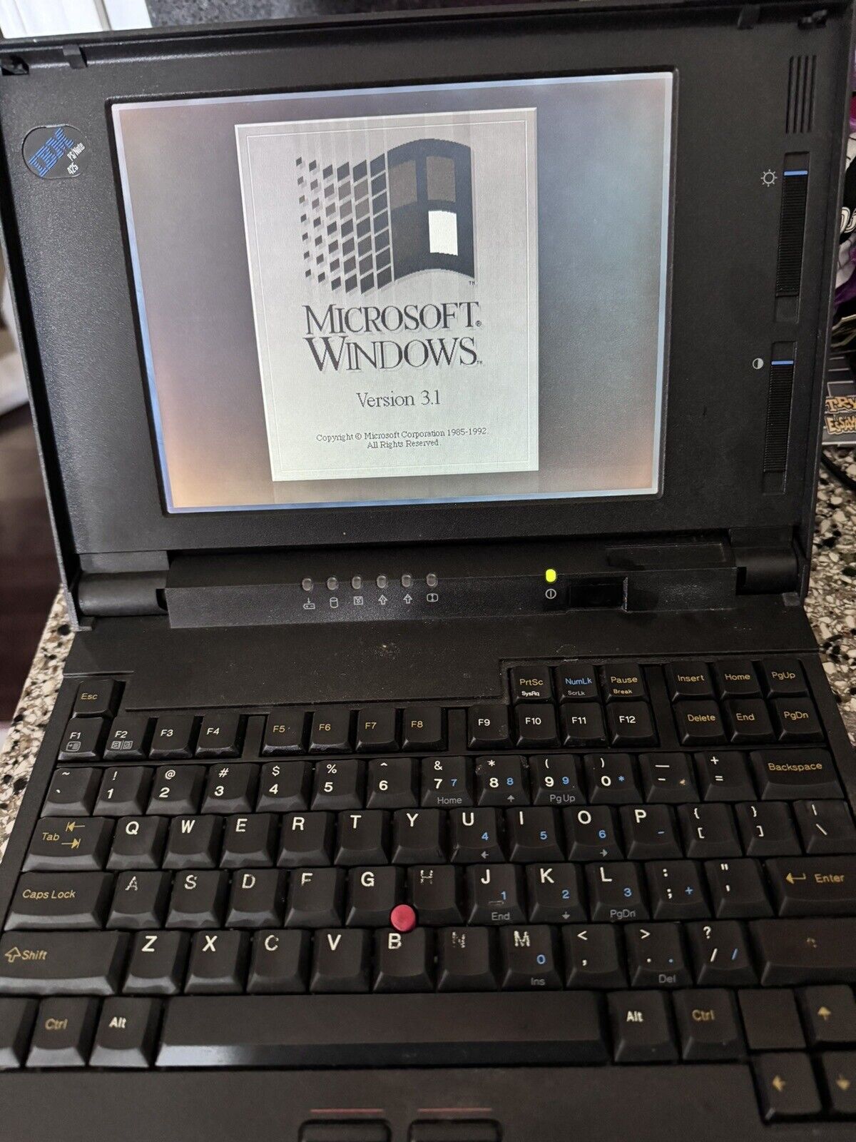 IBM Vintage Laptop PS/Note 425 Laptop Thinkpad 350 Working With Paperwork