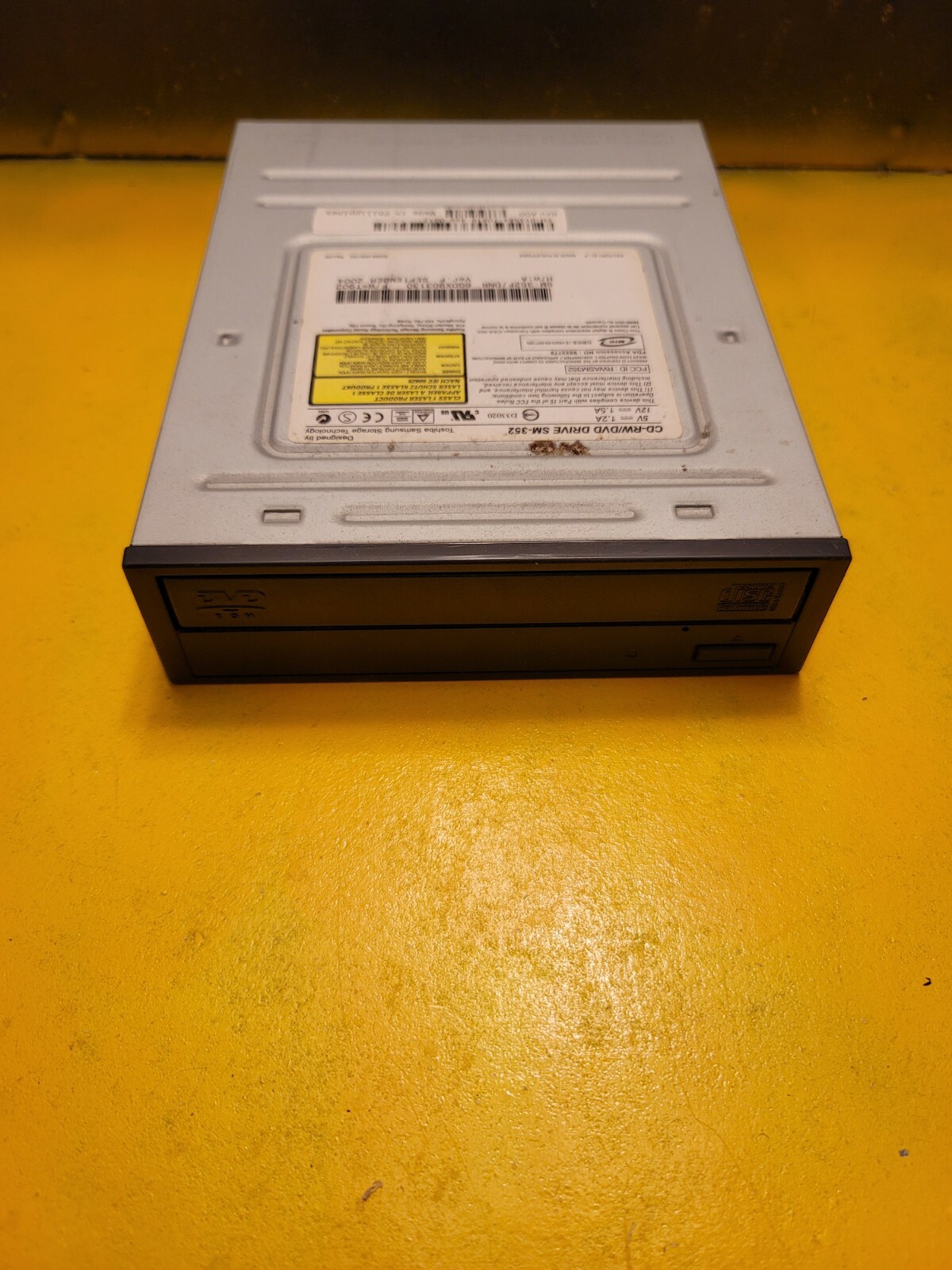 Toshiba Samsung SM-352 CD-RW/DVD-ROM Desktop IDE Drive