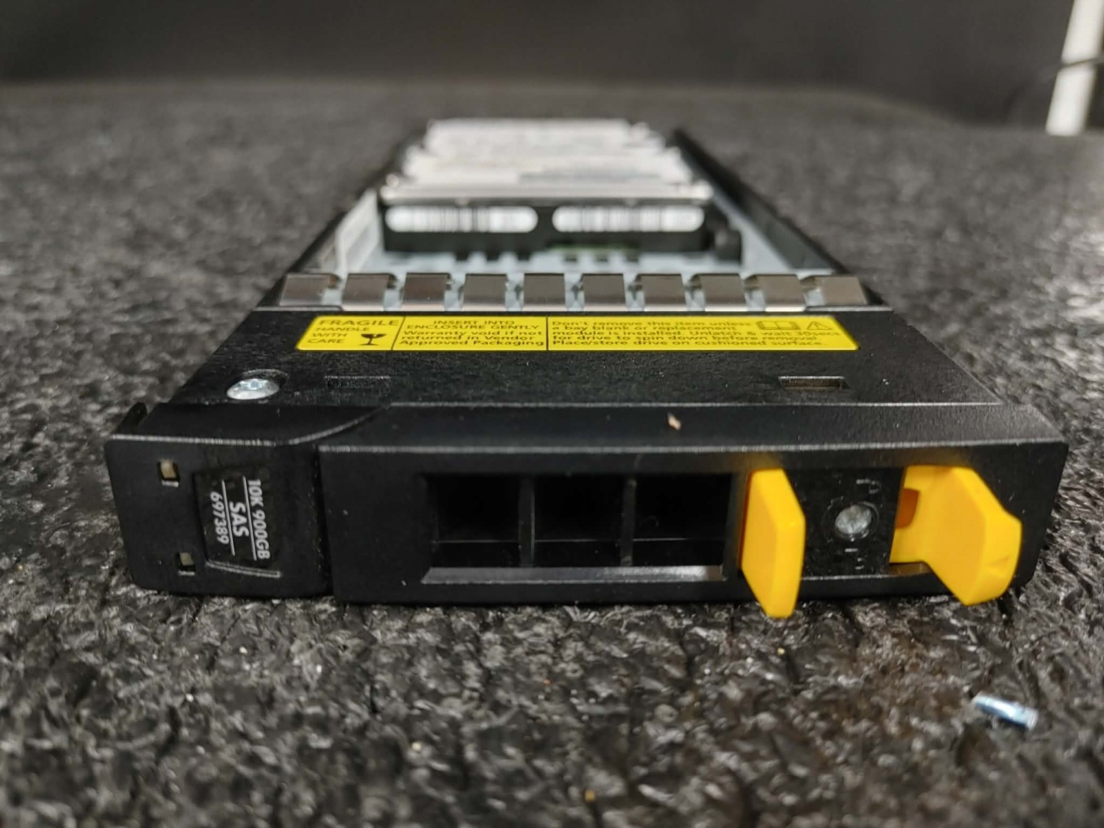 HP 3PAR 697389-001 5697-1288 900GB 10K RPM 64MB 6Gbps SFF 6G SAS 2.5" HDD Drive