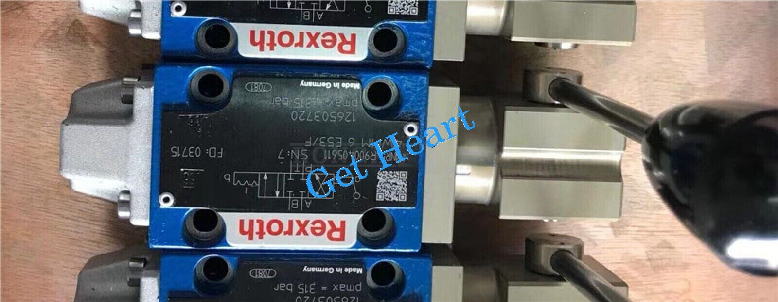 1PC NEW Rexroth R900405611 4WMM6E5X/F Manual reversing valve fedex or DHL