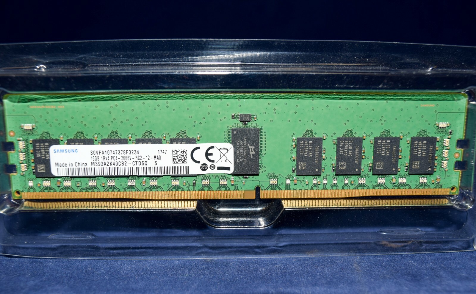 M393A2K40CB2-CTD SAMSUNG 16GB (1X16GB) 1RX4 PC4-2666V MEMORY