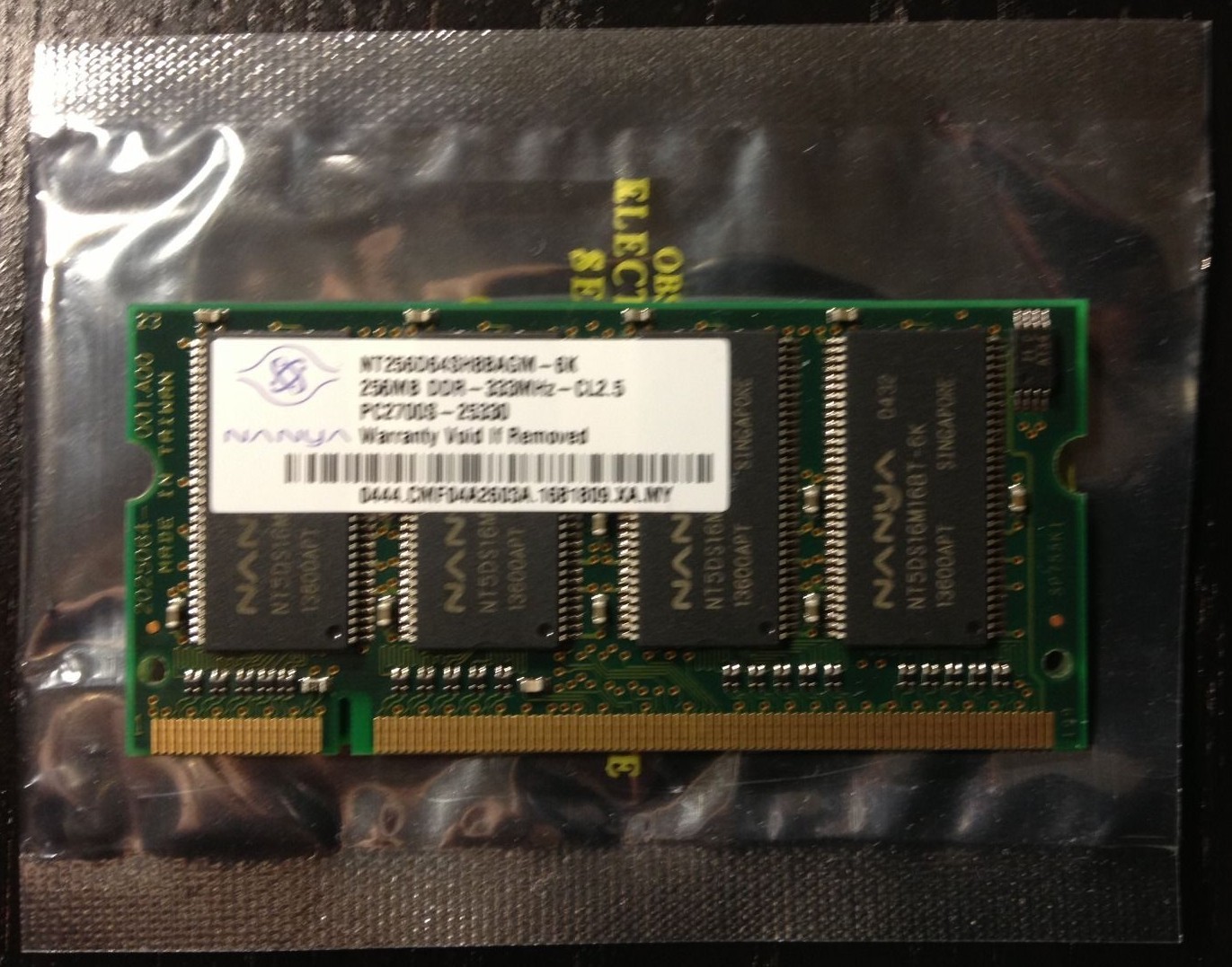 Nanya 256 MB DDR333 Mhz PC2700 SO-DIMM - NT256D64SH8BAGM-6K