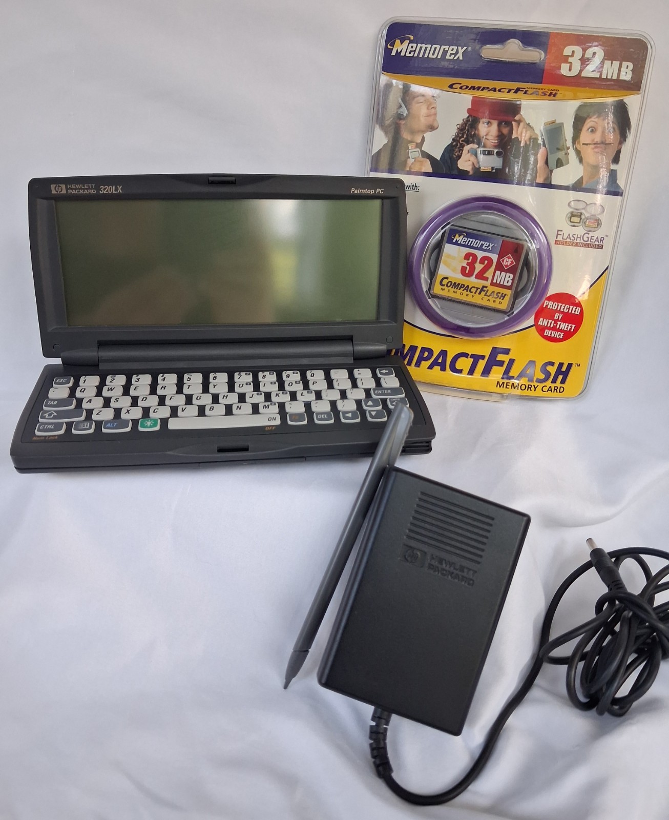 Vintage Hewlett Packard HP 320LX Palmtop PC With Accessories 