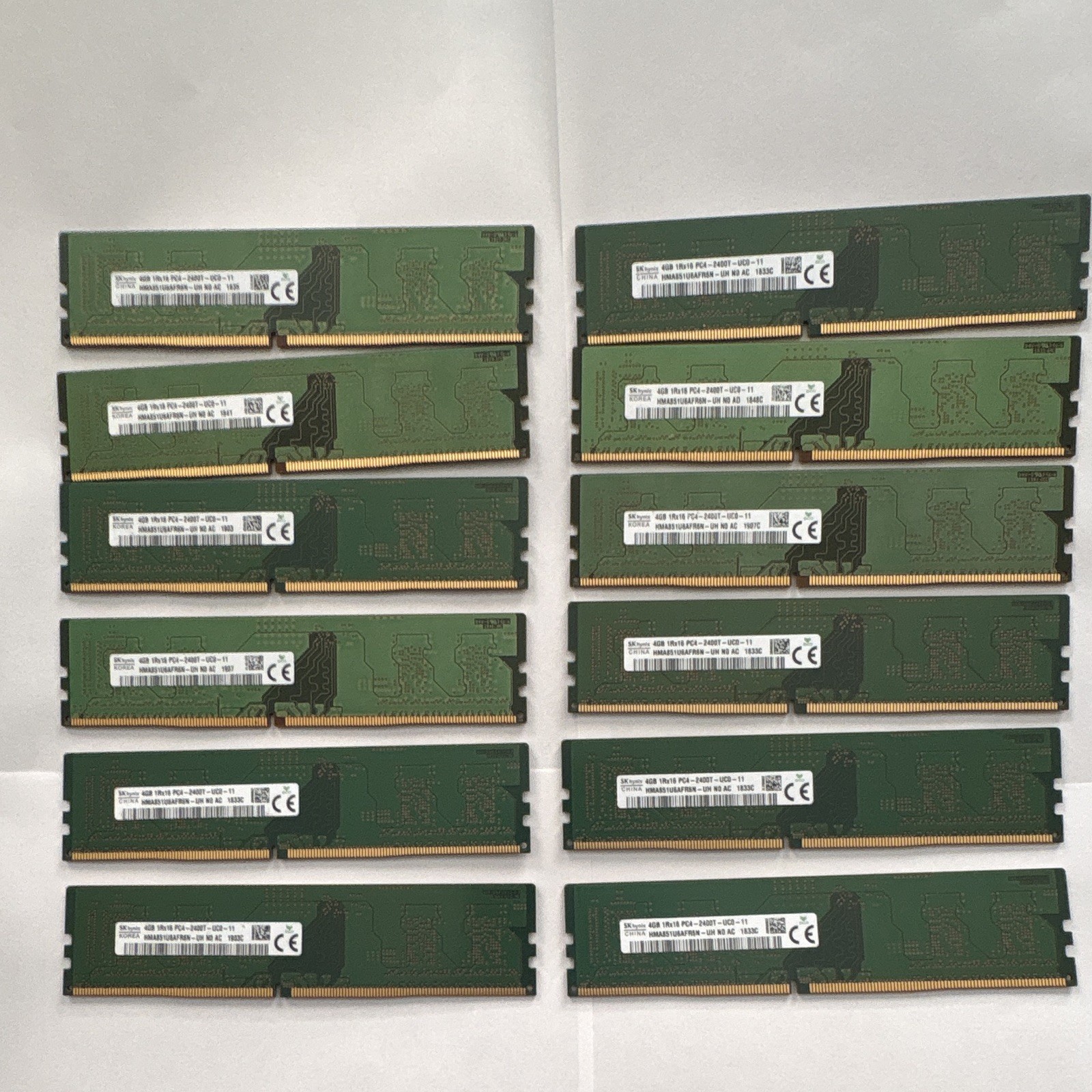 SK hynix 48GB (12x4GB) DDR4 UDIMM PC4-2400T Unbuffered 288Pin HMA851U6AFR6N-UH