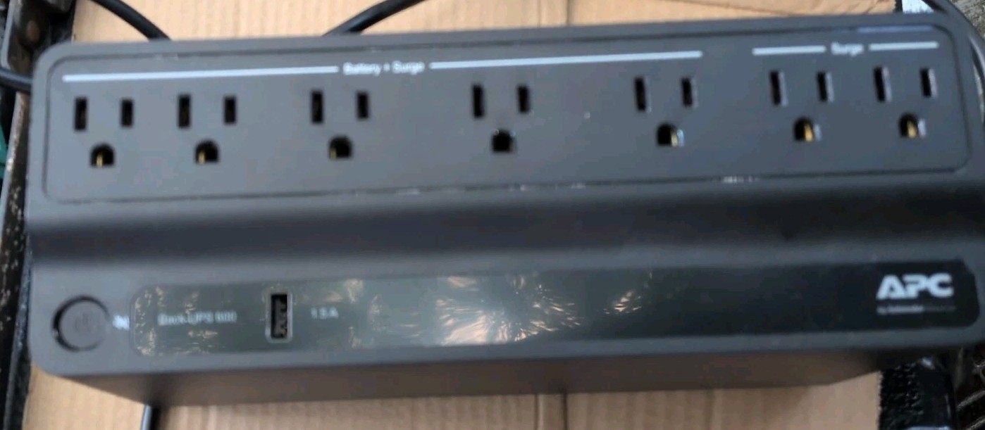 APC Back-UPS ~  600 BE600M1 600VA 120V 1 USB Charge Port
