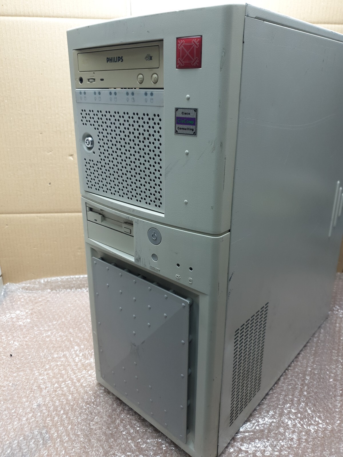 Intel L440GX Dual Petium 600MHz Motherboard Server +4 HDD 18GB SCSI 