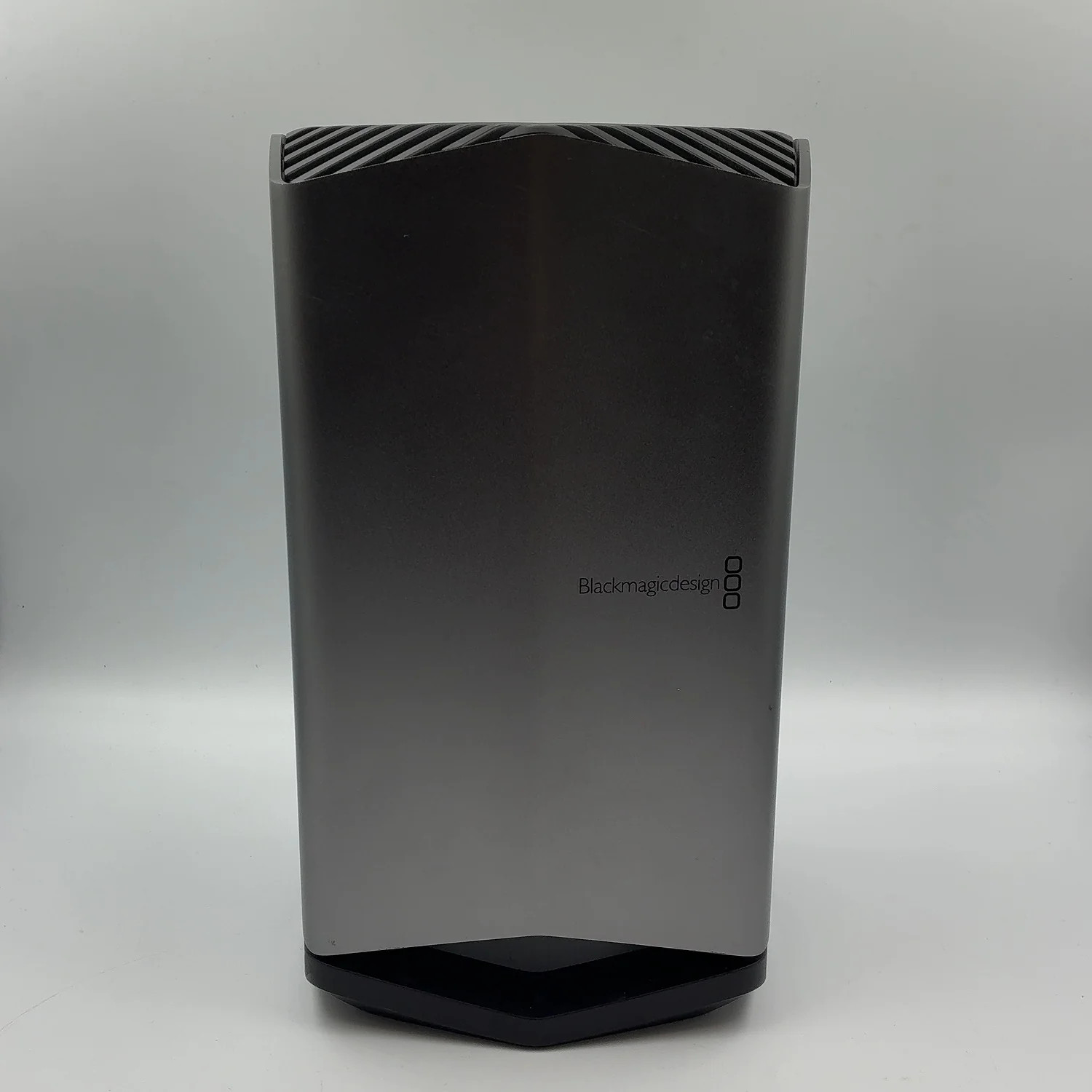 Blackmagic Design Radeon RX 580 8GB External Graphics Amplifier R-REM-BMD-EGPU