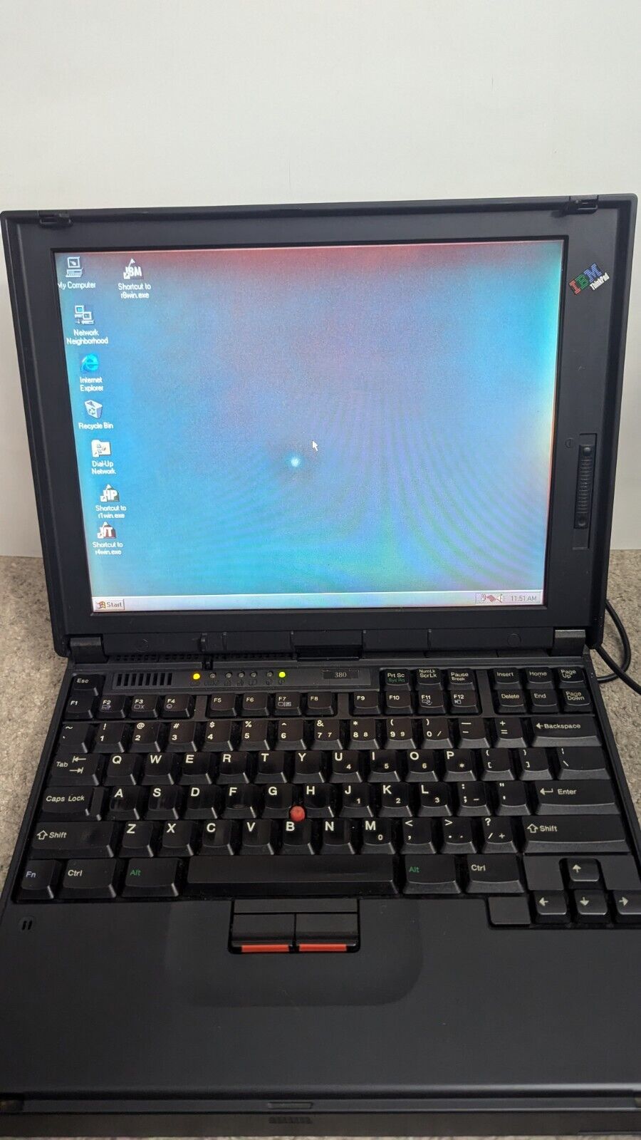 Vintage IBM Thinkpad 380 Windows 95 32MB RAM
