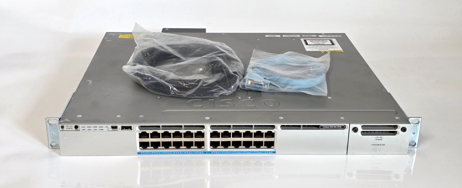 Cisco WS-C3850-24XU-E 24 Port 100M/1/2.5/5/10G UPOE 1100WAC PSU IPServices