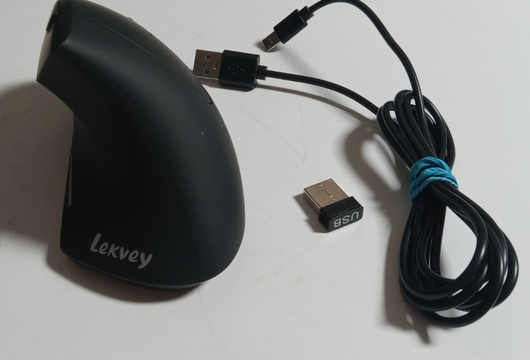 Lekvey Ergonomic Vertical Wireless Mouse Rechargeable 2.4GHz Optical Black