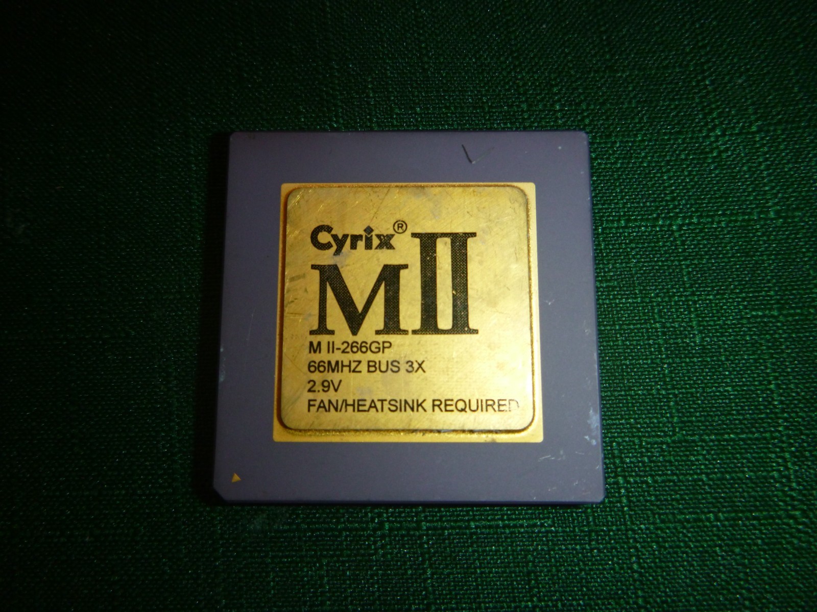 CYRIX MII 266GP 2.9V 66mhz Bus 3.x Vintage Processor 266Mhz GOLD Top CPU 1997