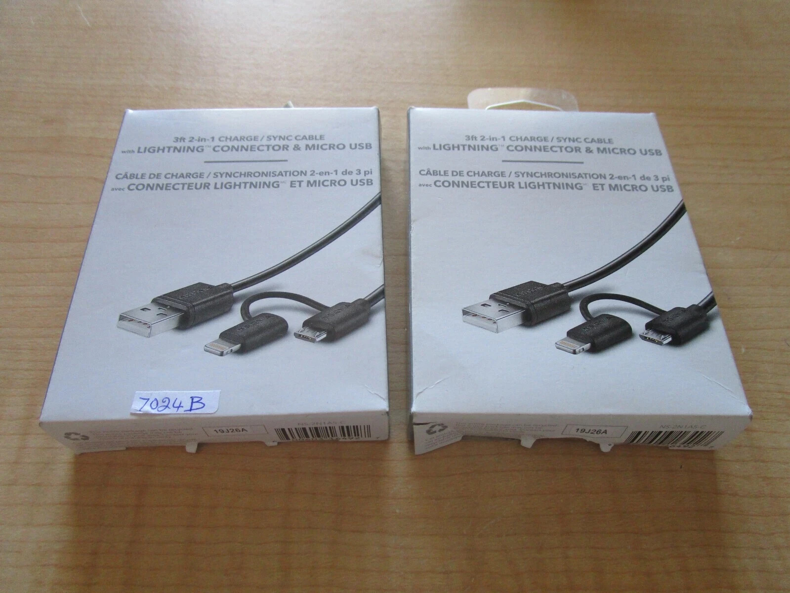 Lot of 2 Insignia 1m (3.3 ft) USB to Micro/MFi Certified Lightning 2 in 1 Cable.
