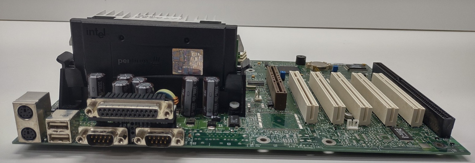 Gateway Slot 1 P3 450 mhtz 32 mb ram TESTED WORKING Vintage Pentium III Clean