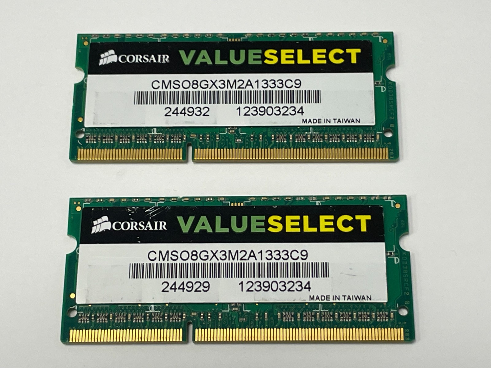 Corsair 8GB (2x4GB) PC3-10600 DDR3-1333  SODIMM Memory Kit CMSO8GX3M2A1333C9