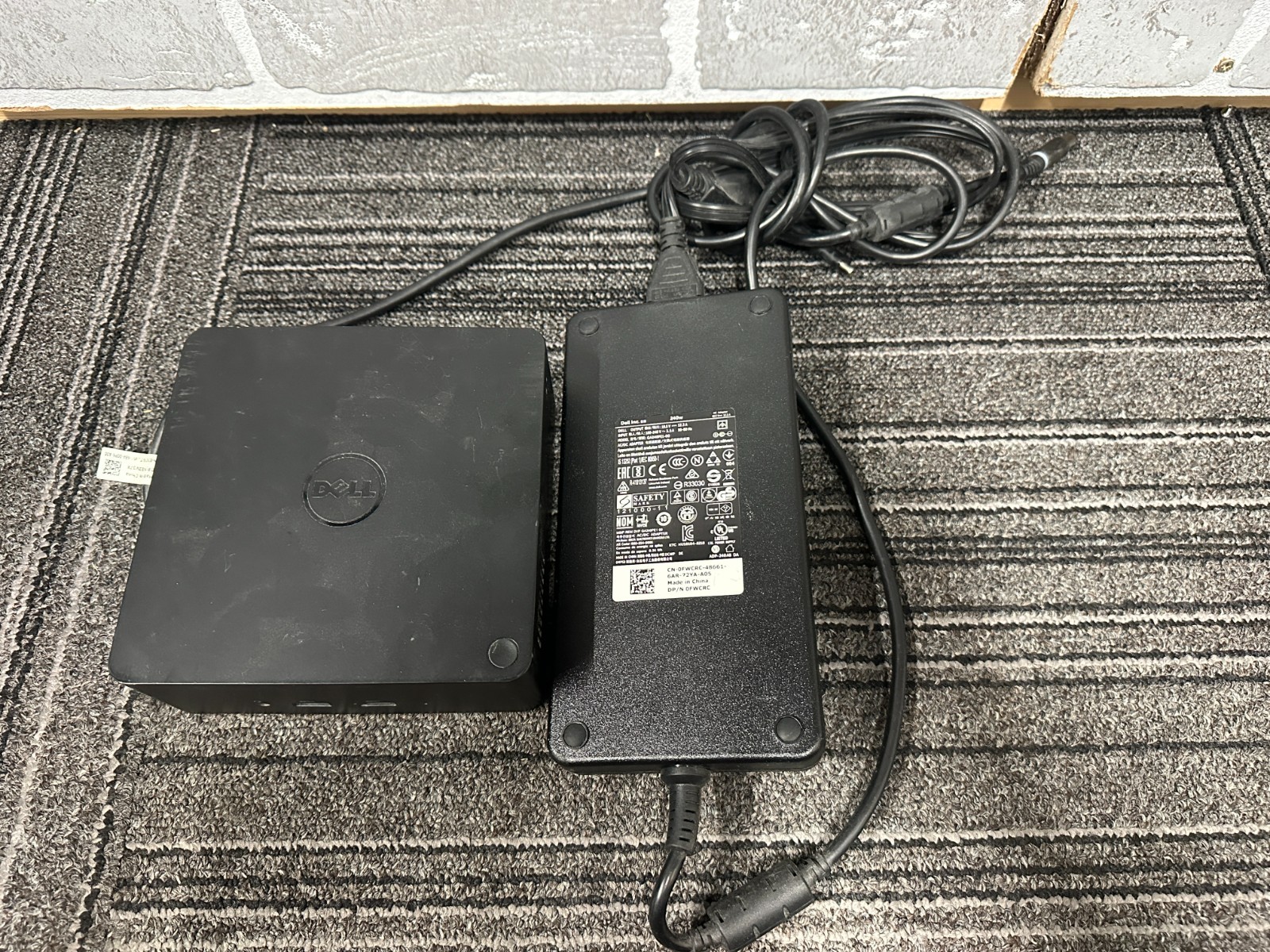 Dell 0J5C6 Thunderbolt TB16 Docking Station with 240W Adapter - Black