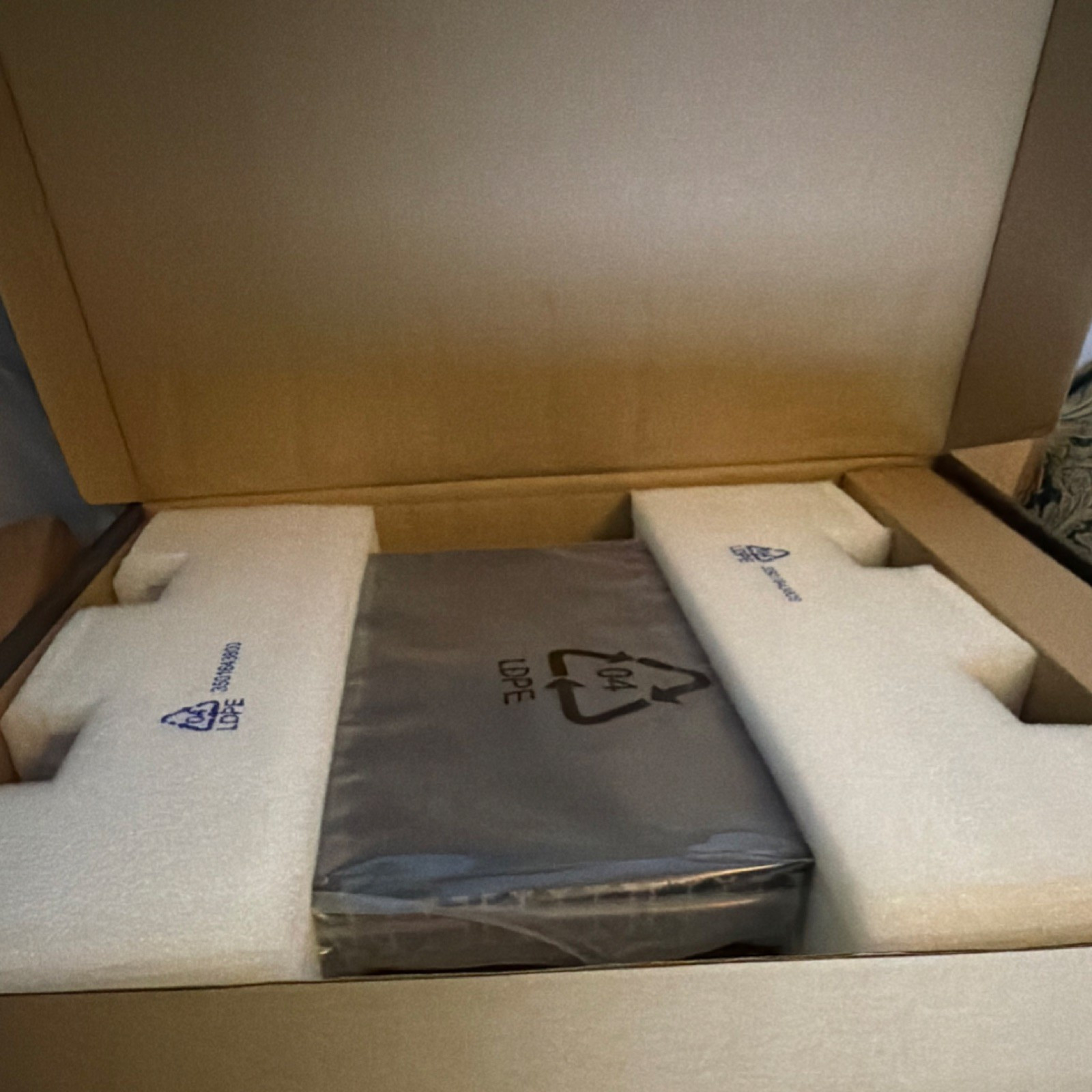 ZyXEL ES3500-24HP 24-Port Layer 2 PoE Switch, GbE Uplink, Fully Managed
