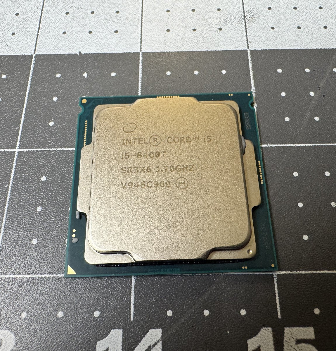 Intel Core i5-8400T SR3X6 6-Core 1.7GHz LGA 1151 Desktop CPU - Win 11 Compatible
