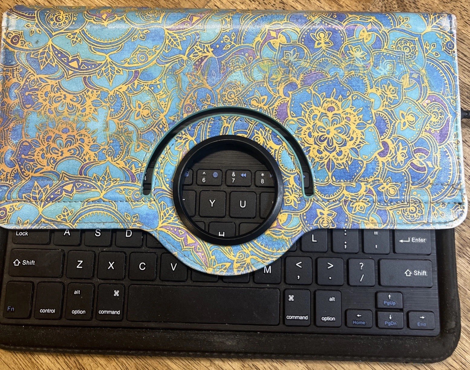 Finite Ultra Thin Bluetooth Keyboard With Retro Multi Color Case