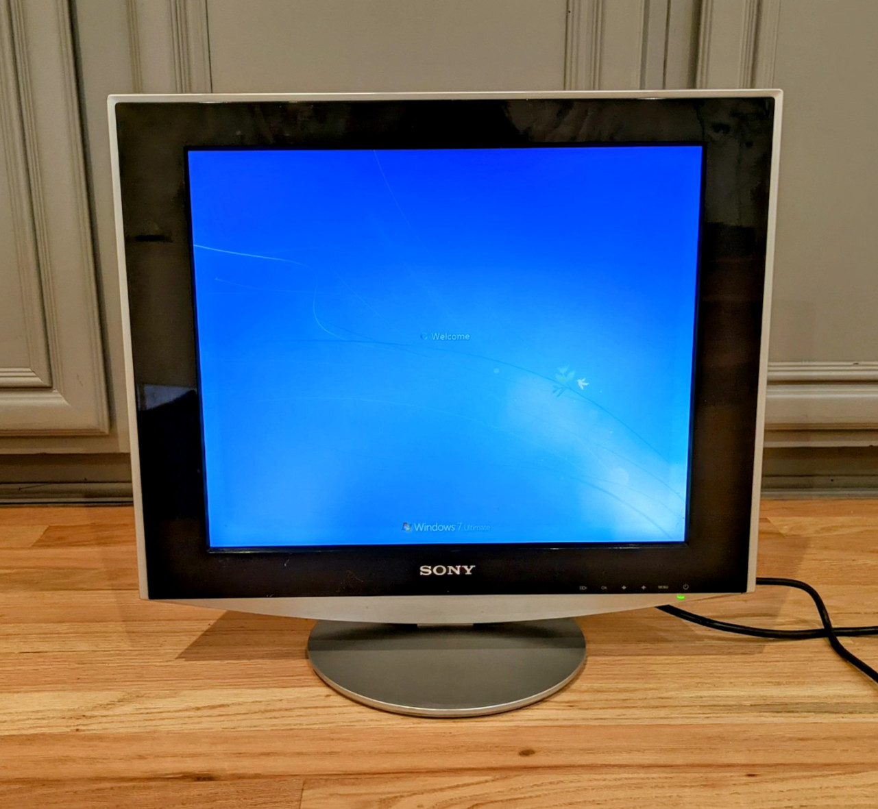 Sony SDM-HS73 LCD 17" Screen TFT Display Adjustable Monitor 1280x1024Tested USED