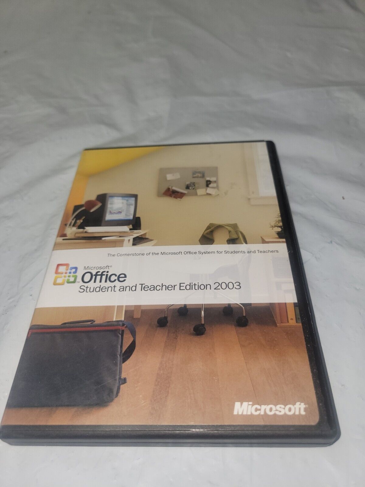 Genuine Microsoft Office Student and Teacher Edition 2003 Complete  Key On Back