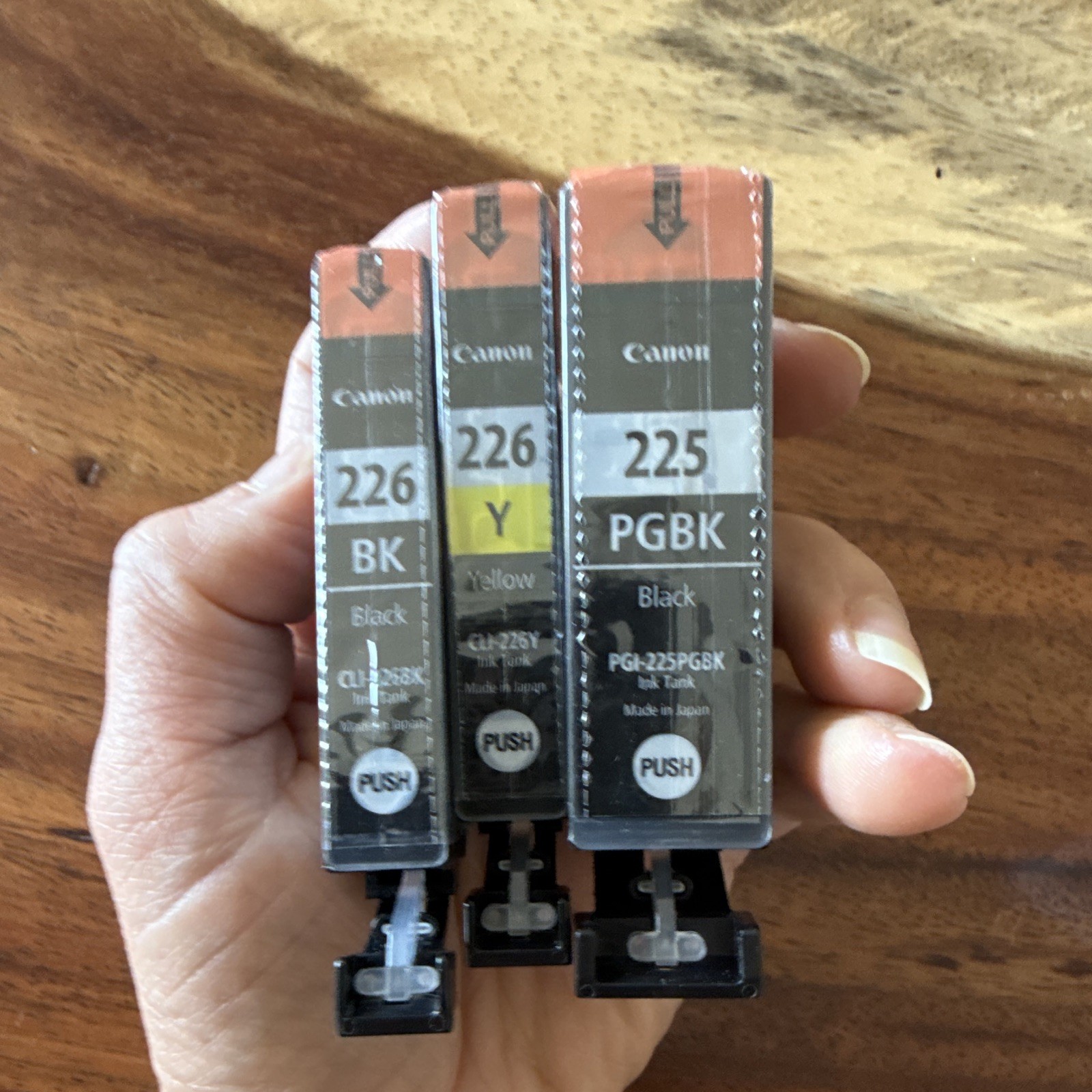 Canon 225 226 Genuine Inkjet Ink Cartridges PGI-225PGBK CLI-226BK/226Y