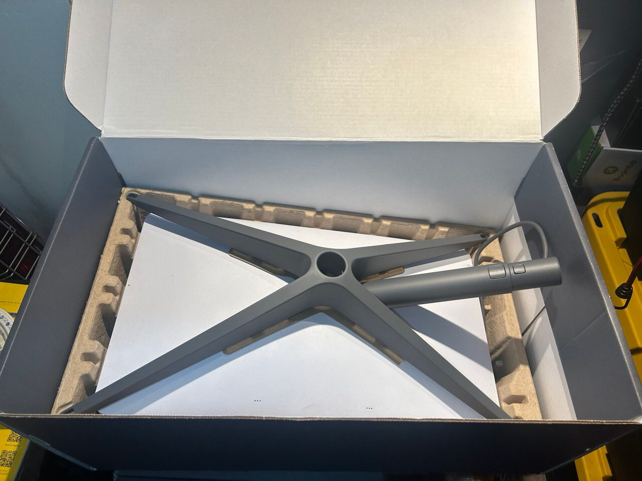 Starlink V2 Satellite Dish Kit with Router - UTA-212 & UTR-211 - WORLDWIDE SHIP