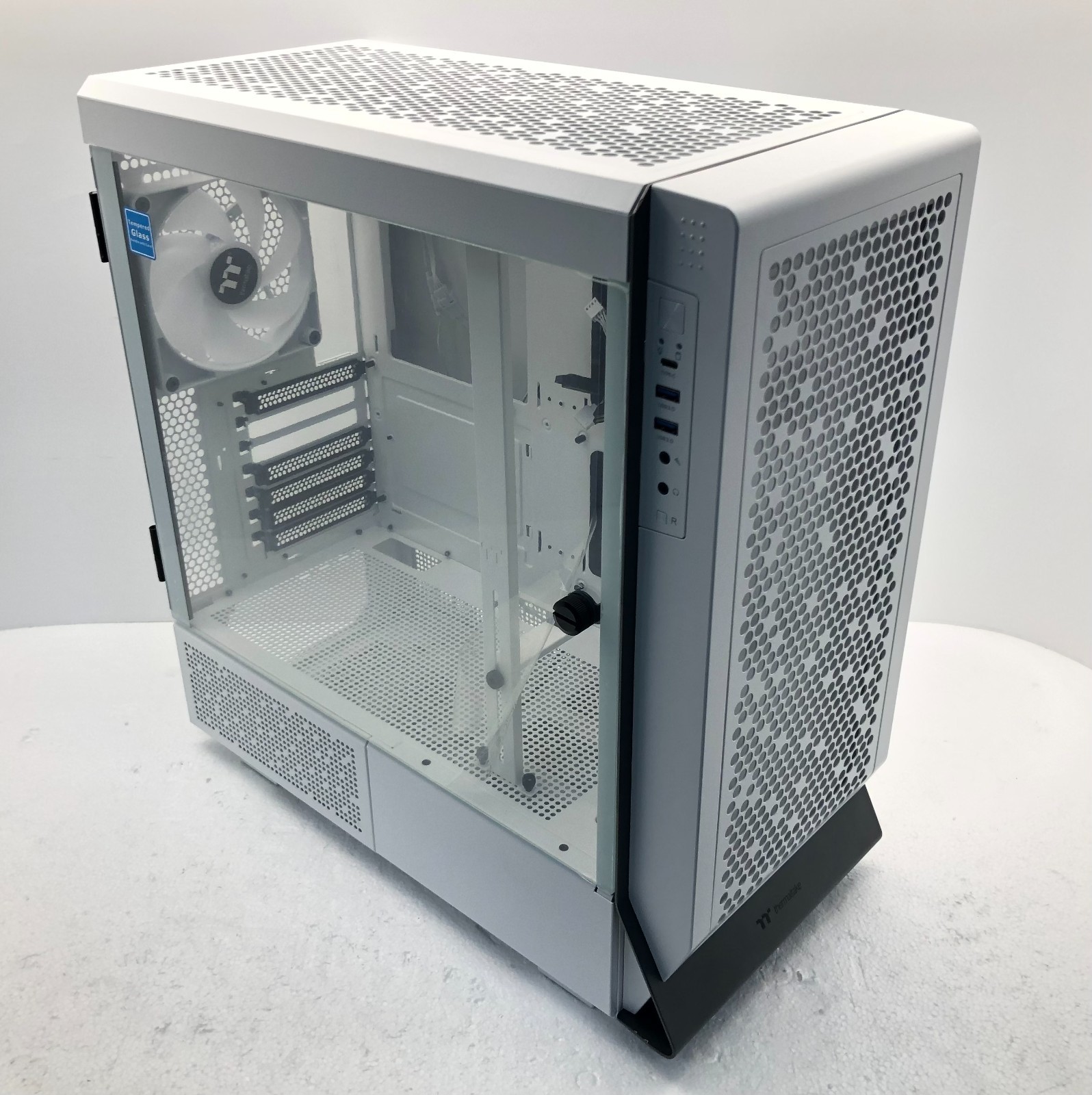 Thermaltake CA-1X5-00M6WN-00 Ceres 500 TG ARGB Snow Mid-Tower Chassis Case