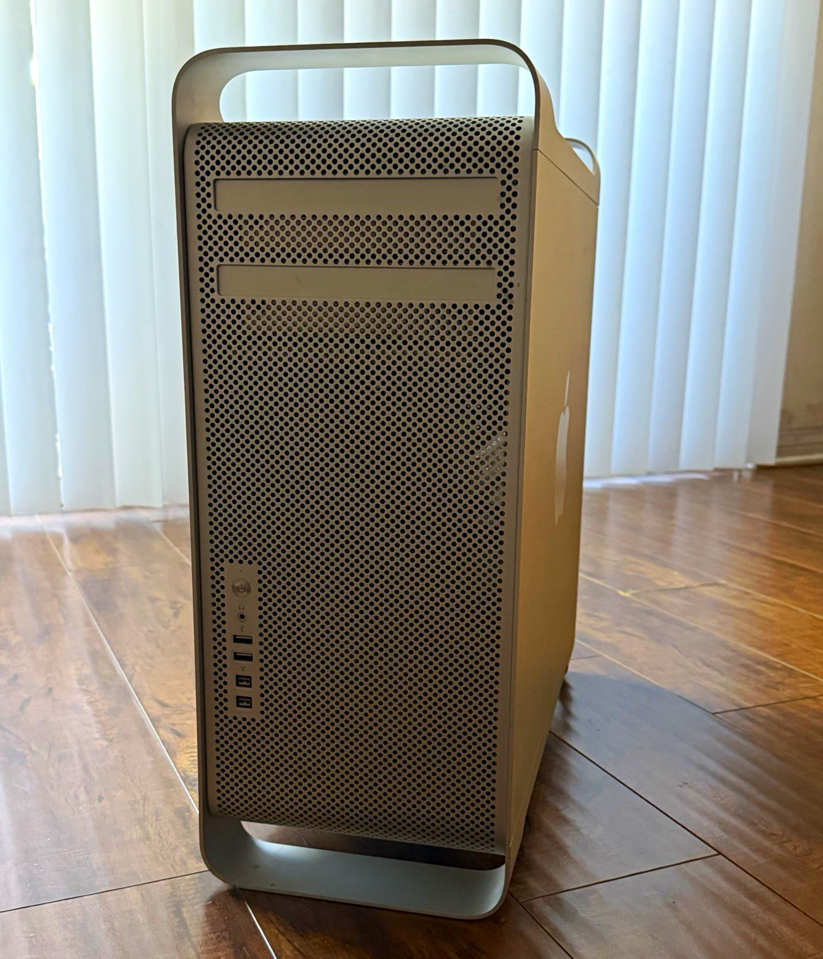 Apple Mac Pro A1289 Tower 2.66GHz Xeon Quad-Core 32GB El Capitan 10.11.6