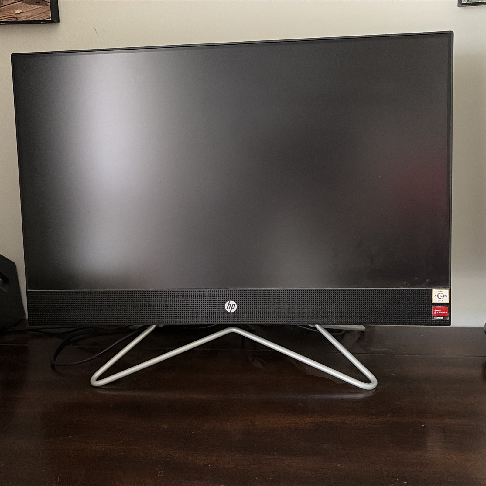 HP	All-in-One 24-f0xx AMD C 9425 3.69 GHz 2 Cores	8 GB 1000GB WIN 11 . 